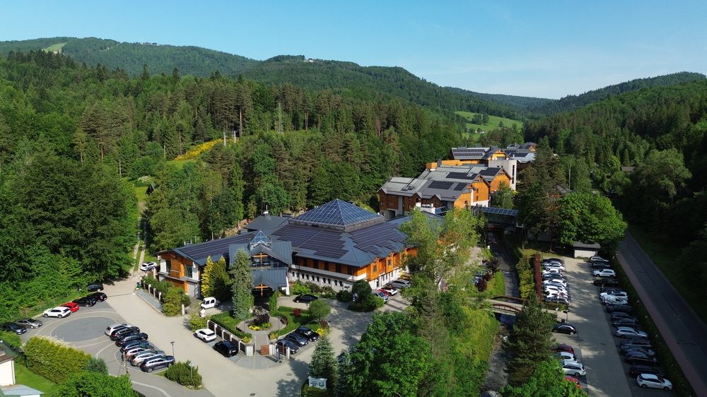 Hotel Czarny Potok- super wakacje z dziećmi w górach z basenem